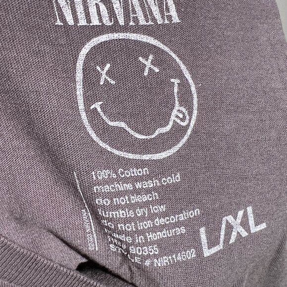 NWT Nirvana Smiley Graphic Tee T-Shirt Sz L/XL - Picture 3 of 3